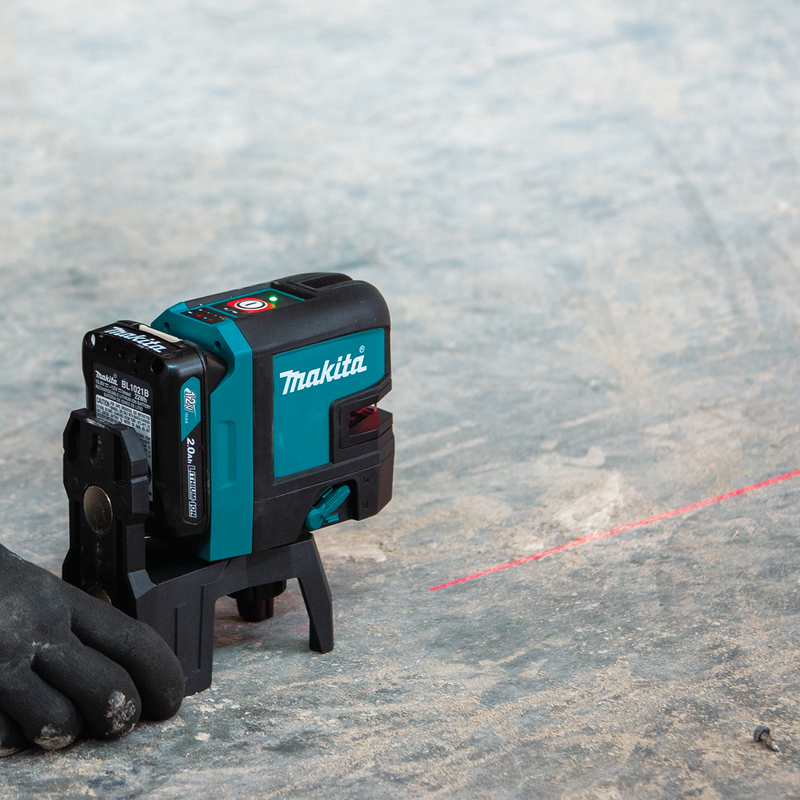 Makita SK106DNAX 12V Max CXT Lithium‑Ion Cordless Self‑Leveling Cross‑Line/4‑Point Red Beam Laser Kit 2.0Ah, New