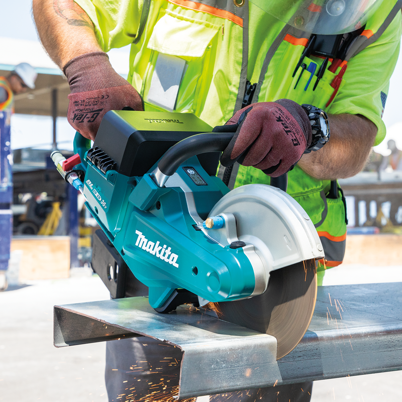 Makita XEC01PT1-R 36V 18V X2 LXT Brushless 9 in. Power Cutter Kit, with AFT, Electric Brake, 4 Batteries 5.0 Ah, Reconditioned