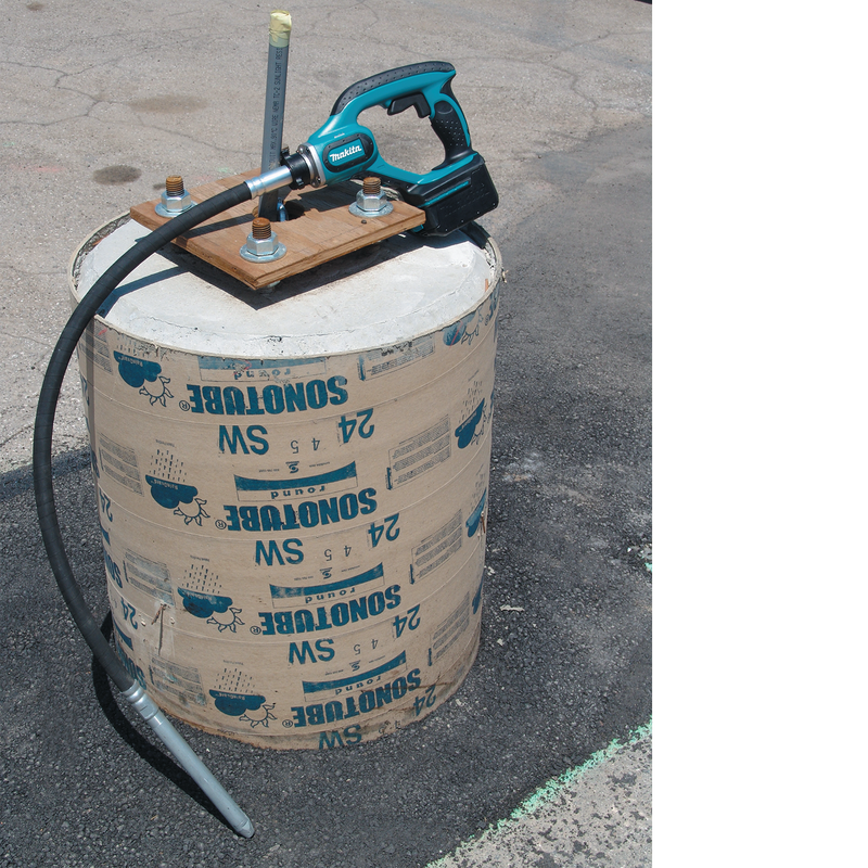 Makita XRV01T-R 18V LXT Lithium‑Ion Cordless 4 ft. Concrete Vibrator Kit 5.0Ah, Reconditioned