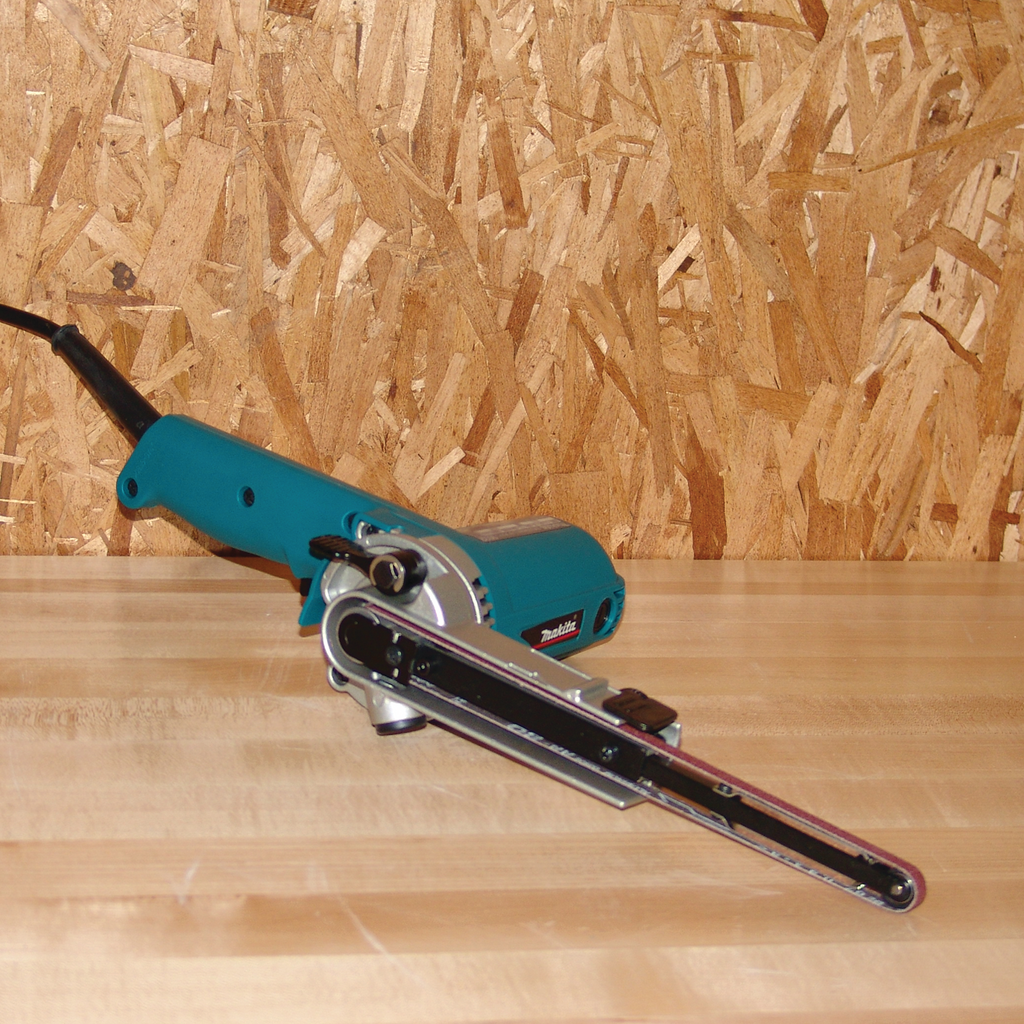 Makita 9032 3/8 in. x 21 in. Belt Sander, New