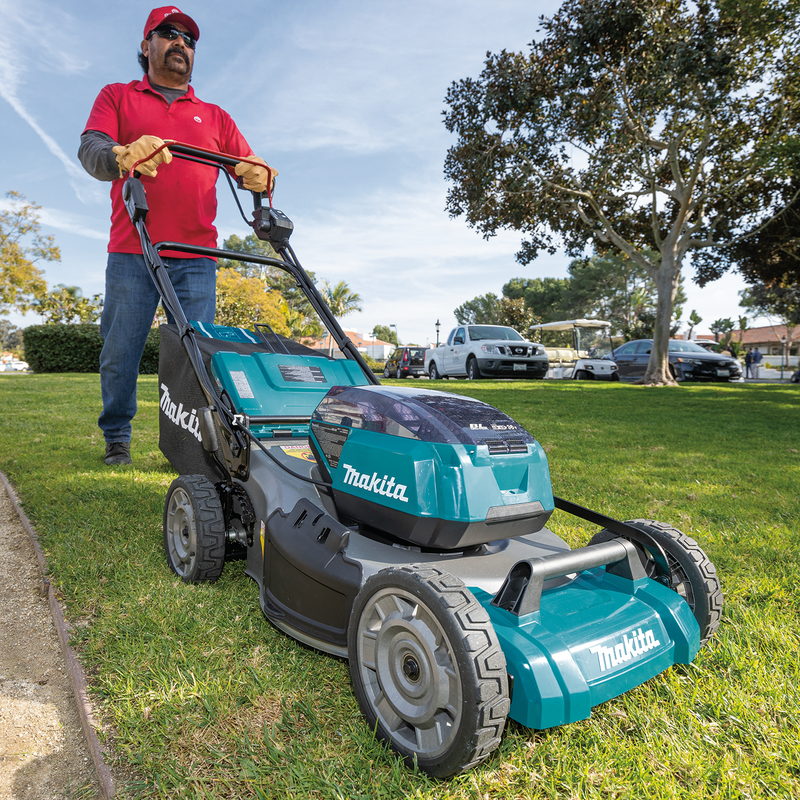 Makita XML08PT1-R 36V 18V X2 LXT Brushless 21 in. Self‑Propelled Commercial Lawn Mower Kit with 4 Batteries 5.0Ah, Reconditioned