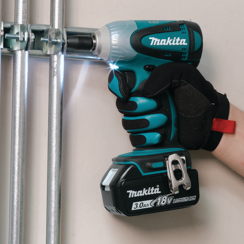 Makita XWT06-R 18V LXT® Lithium‑Ion Cordless 3/8" Sq. Drive Impact Wrench Kit 3.0Ah Reconditioned
