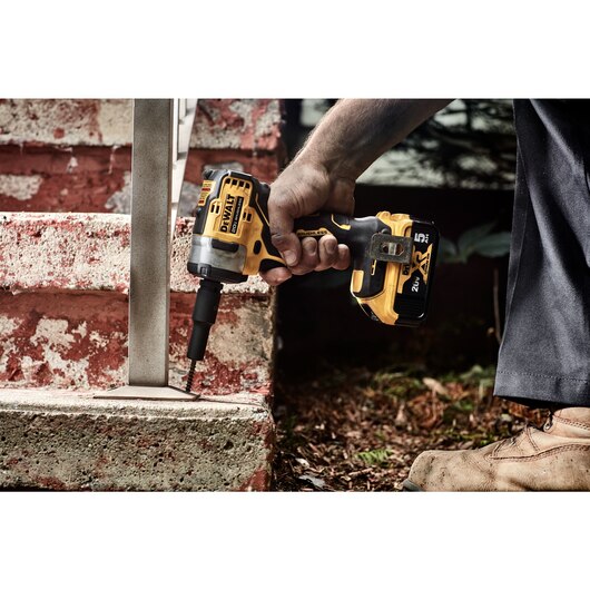 DeWalt DCF913P2 20V MAX Brushless Lithium-Ion 3/8 in. Cordless Impact Wrench with Hog Ring Anvil Kit, New