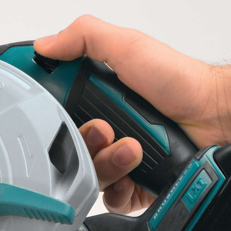 Makita XSH03Z-R 18V LXT Lithium‑Ion Brushless Cordless 6‑1/2 in. Circular Saw, Tool Only Reconditioned