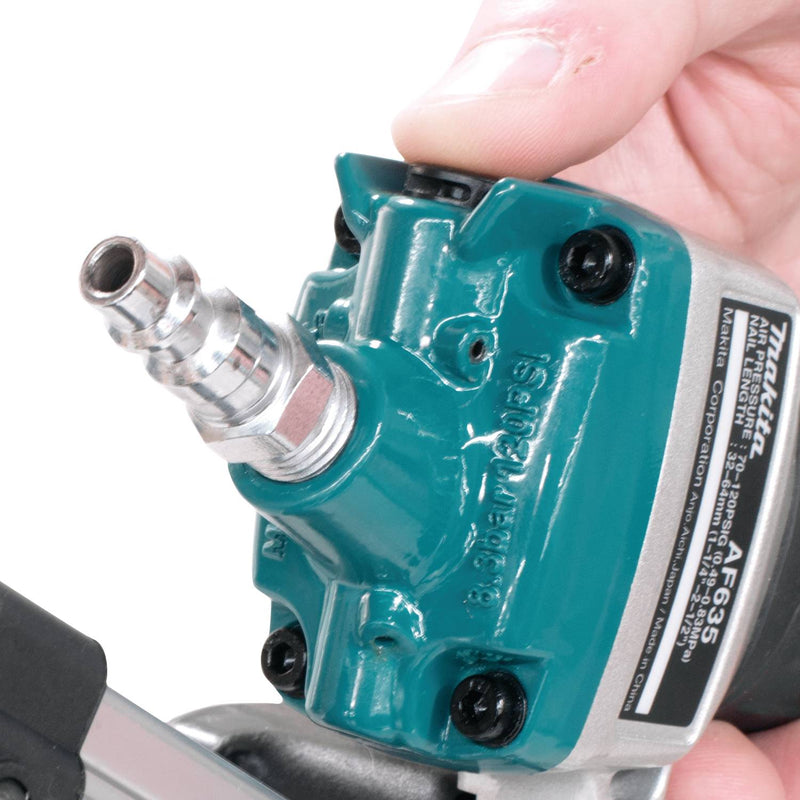 Makita AF635-R 15 Gauge, 2‑1/2" Angled Finish Nailer, 34⁰ (Reconditioned) - ToolSteal.com