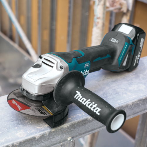 Makita XAG10M-R 18V LXT Li‑Ion Brushless Cordless 4‑1/2 in. Paddle Switch Cut‑Off/Angle Grinder Kit, with Electric Brake 4.0Ah, Reconditioned